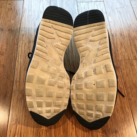 ❌Sold❌ Nike Women’s Air Max Thea in Black - Picture 7 of 8